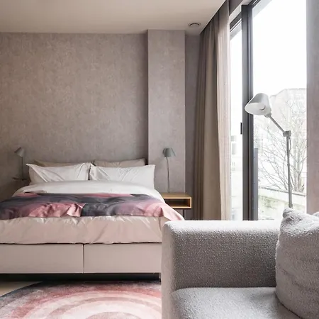 Apartman 348 Short *