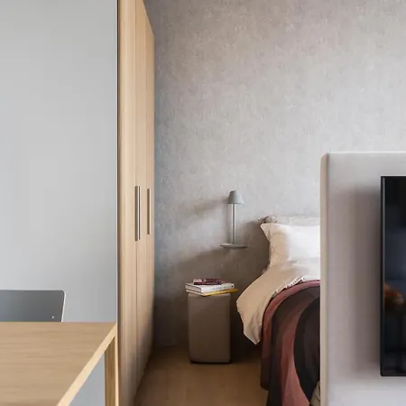 Apartman 348 Short Hága