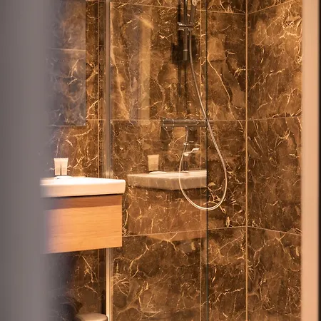 Apartament 348 Short *