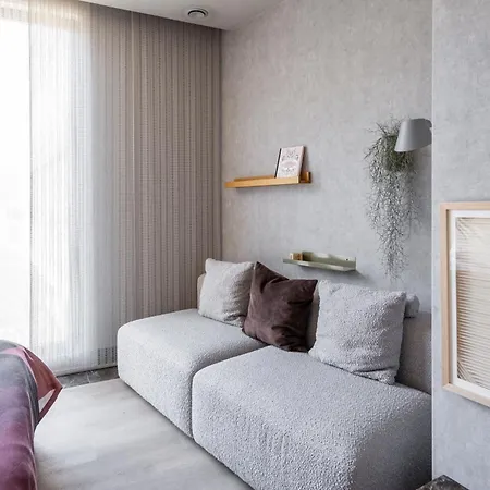 348 Short Apartman Hága