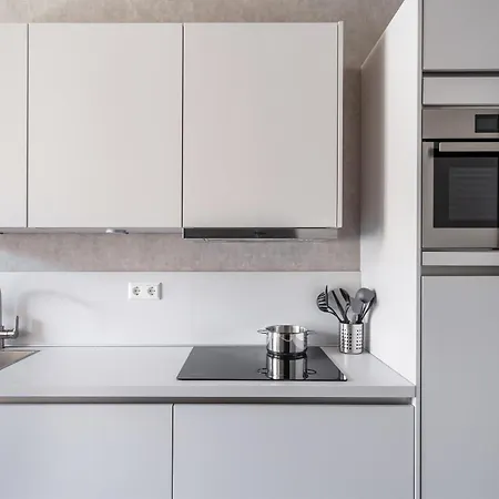 348 Short Apartman