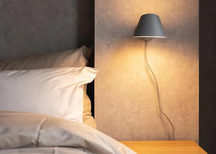 348 Short デン・ハーグ