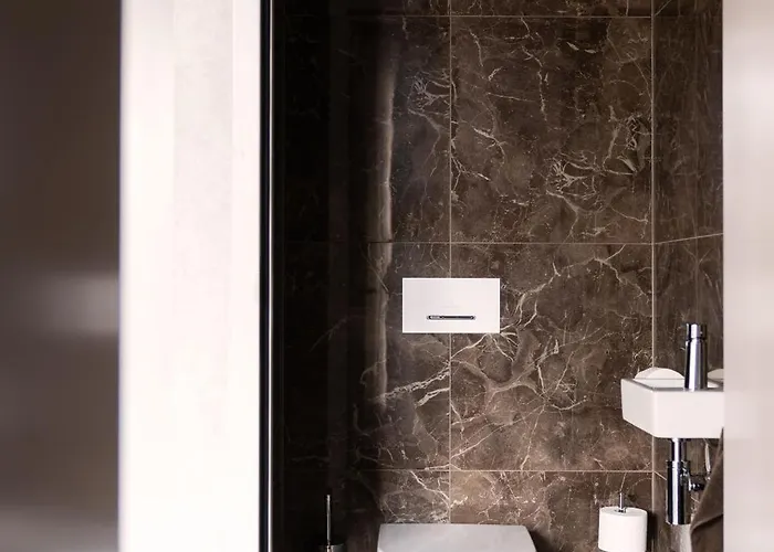 348 Short * لاهاي