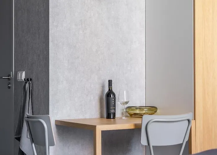 348 Short アパート