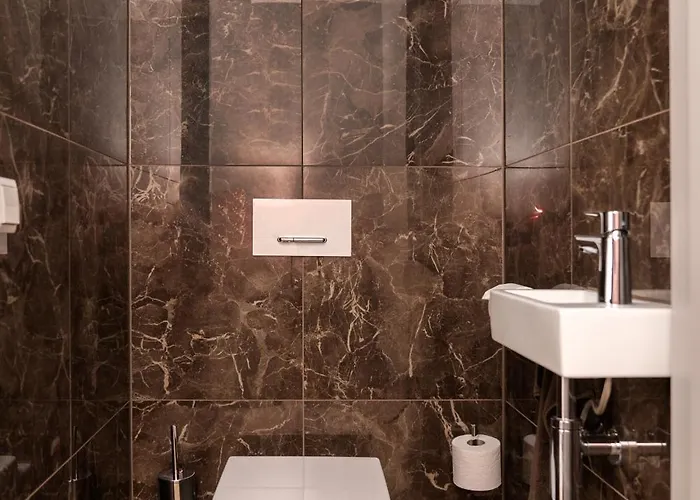 348 Short * Den Haag