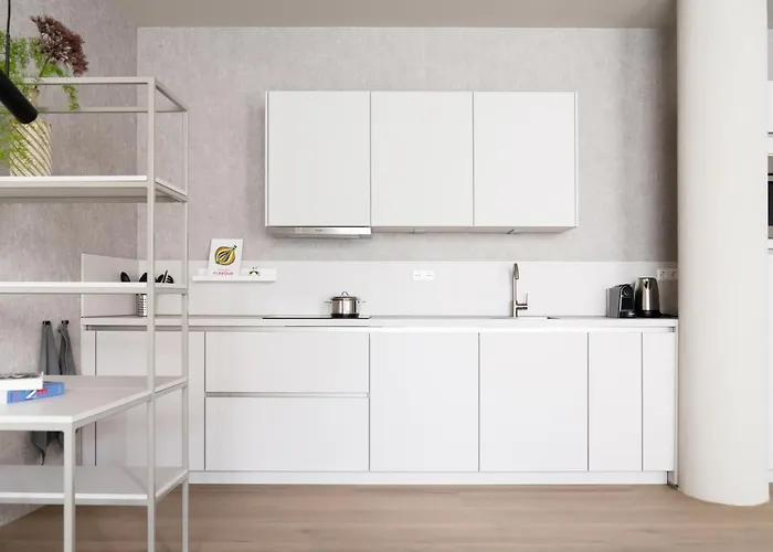 348 Short Apartment *